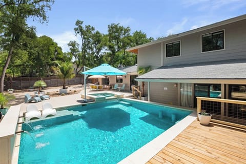 House (5 Bedrooms) | Interior