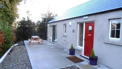 Comfort Shared Dormitory, Patio, Valley View | Outdoor dining
