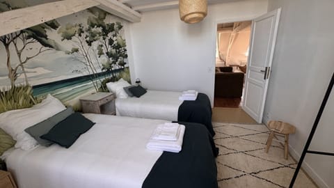Family Suite, 2 Bedrooms, City View, Tower | WiFi (free), bed sheets