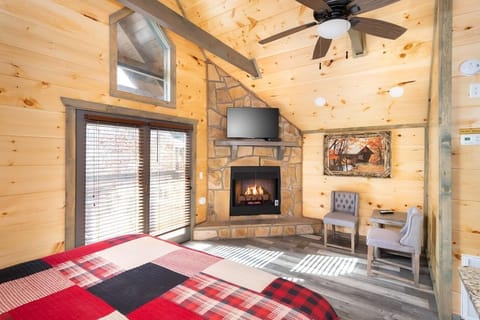 House, 1 King Bed (Still Waters Studio) | 1 bedroom