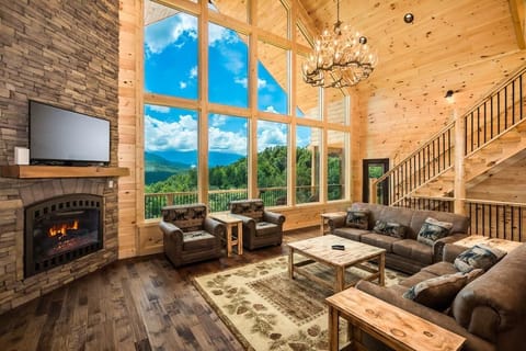 House, Multiple Beds (The Perfect Tenn) | Living area