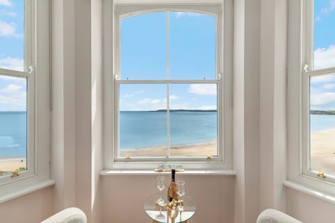Heart of Tenby, elevated sea views