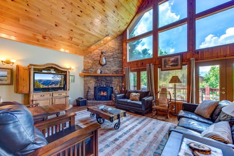 House, Multiple Beds (A Mountain Dream) | Living area