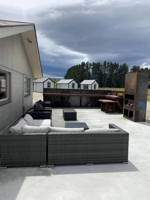 Comfort Room, Hill View | Outdoor dining