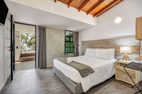 Luxury House, Private Pool | Free WiFi