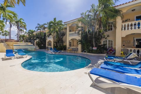 Relaxing 1BR1BA Condo  Patio  Pool  Close2Beach (38914)