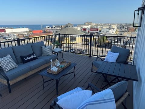 Rooftop Deck