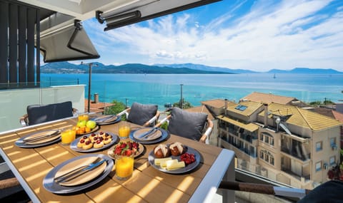 Superior Duplex, Sea View | Outdoor dining