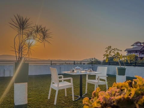 Deluxe Double Room, Balcony, Mountain View | Outdoor dining