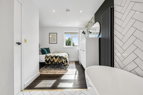 House | 4 bedrooms, Internet