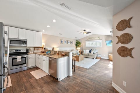 House, 3 Bedrooms | Private kitchen