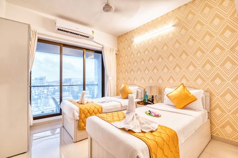 Luxury Apartment, Balcony, City View | Free WiFi, bed sheets