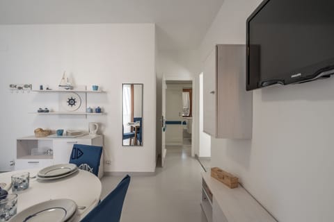 Apartment, Balcony, Garden View | Living area