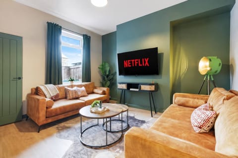 Bathed in soft natural light and thoughtfully arranged for relaxation, this cosy lounge offers the perfect setting to unwind after a busy day, enjoy quality time together, or simply settle in and feel at home in a calm, welcoming space.
