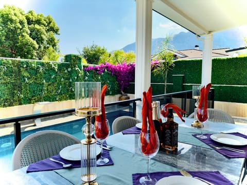 Luxury Villa, Mountain View | Outdoor dining