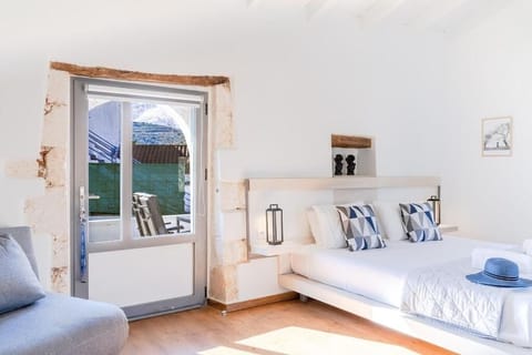 Villa, Patio, Mountain View | Iron/ironing board, free WiFi, bed sheets