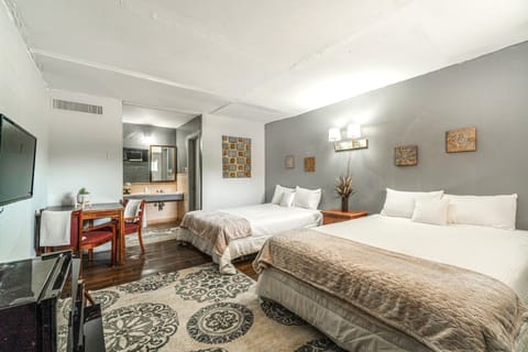 1 bedroom, in-room safe, desk, iron/ironing board