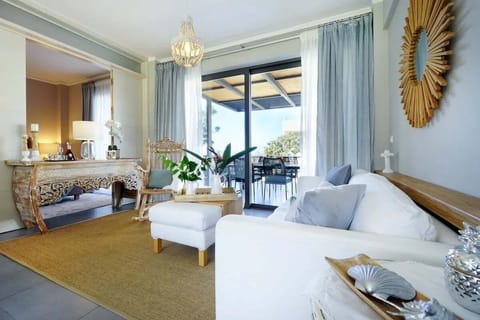 House, 3 Bedrooms, Sea View | Living area | 40-inch Smart TV with satellite channels, Netflix, streaming services