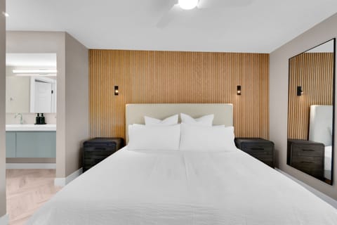 Master (King) Bedroom 