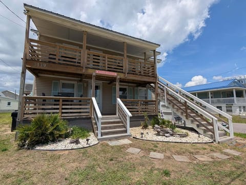 The Lookout=Upstairs
The Dunes= Downstairs
Outdoor shower right of the stairs.