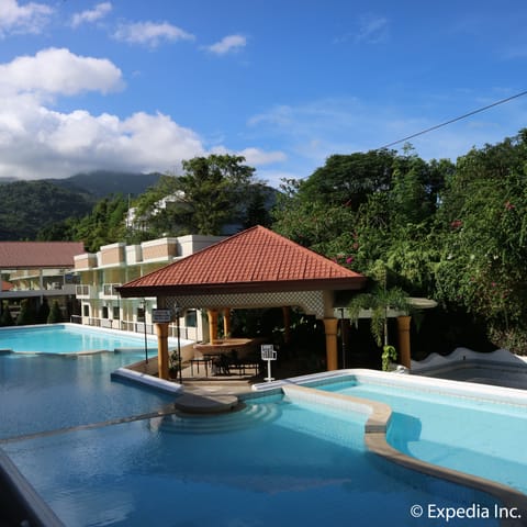 3 outdoor pools