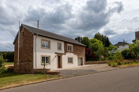Ein Stück Geschichte erstrahlt in neuem Glanz - Das renovierte historische Farmhouse lädt zu einer Reise in die Vergangenheit ein.