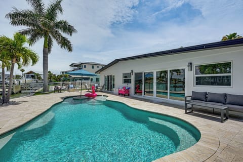 Redington Beach Vacation Rental | 3BR | 2BA | 2,100 Sq Ft