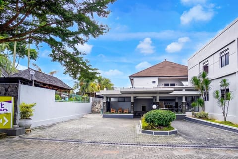Entrance / Reception