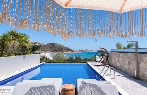 Luxury Suite, Sea View | Private pool