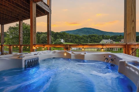 Unwind beneath the stars in the private hot tub