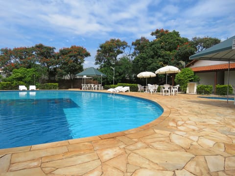 2 outdoor pools