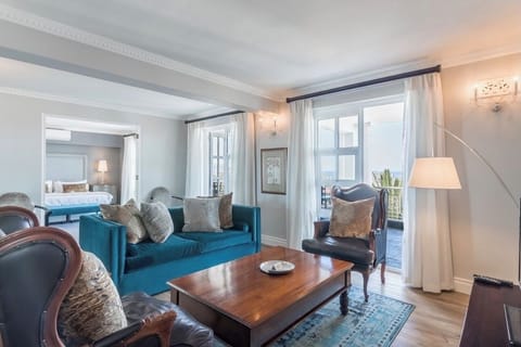 Apartment, 3 Bedrooms, Accessible, Smoking | Living room