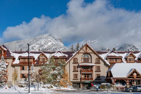 You will love to wake up to the snow capped Rocky Mountains.