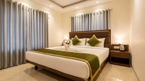 Business Double Room, City View | WiFi (free)