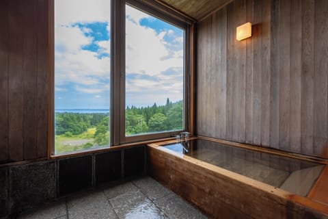 Japanese Style Suite, Non Smoking | Bathroom | Free toiletries, hair dryer, slippers, bidet