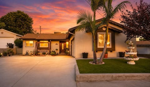 Stunning sunset views from the front yard 🌅🏡