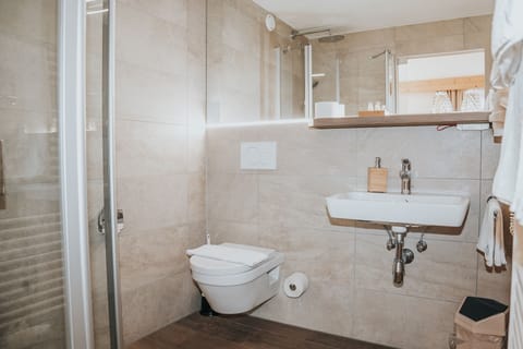 Comfort Double Room, Balcony | Bathroom | Free toiletries, hair dryer, bathrobes, slippers