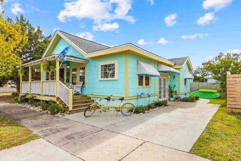 Welcome to The Mermaid Cottage, located in the Promise Land of Morehead City! 