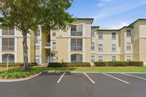 1-web-or-mls-8908LegacyCt-30