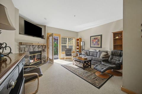 Living space on 2nd floor