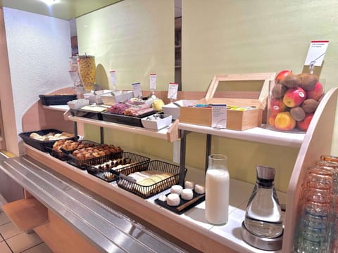 Daily buffet breakfast (EUR 9.90 per person)