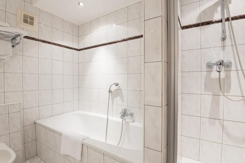 Shower, hair dryer, bathrobes, towels