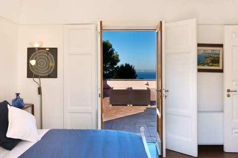 Deluxe Double Room, Sea View | Free cribs/infant beds, free WiFi, bed sheets