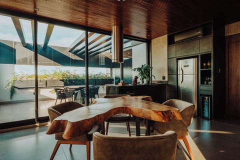 Luxury Loft, Bathtub | Minibar, desk, blackout drapes, iron/ironing board (on request)