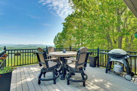Laurel Park Vacation Rental | 3BR | 3.5BA | 3,500 Sq Ft