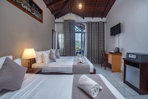 Deluxe Double Room, Balcony, Lake View | Laptop workspace, free WiFi