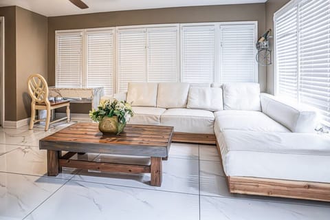 161_Moss drive retreat-close to the woods_9