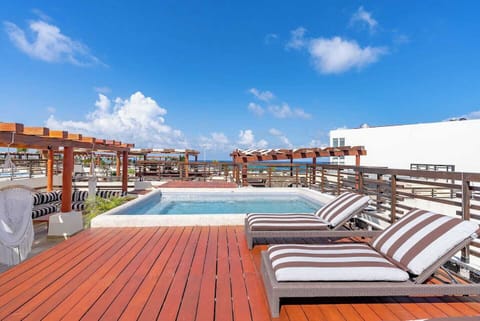 En el sitio,Alrededores,Area de estar,Área para café / té,Área y comodidades,Fachada / Terraza,Hidromasaje/jacuzzi,Hora del día,Pátio,Punto de referencia cerca,Sala de Estar,Ubicación,Vista (de la propiedad / habitación),Vista del punto de referencia