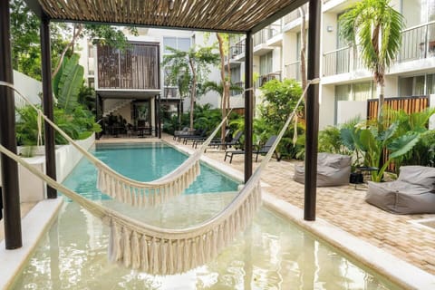 En el sitio,Alrededores,Area de estar,Área para café / té,Área y comodidades,Fachada / Terraza,Hora del día,Jardin,Pátio,Piscina,Punto de referencia cerca,Ubicación,Vista (de la propiedad / habitación),Vista del Jardín,Vista del punto de referencia