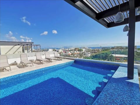 En el sitio,Alrededores,Area de estar,Área para café / té,Área y comodidades,Fachada / Terraza,Hora del día,Pátio,Piscina,Punto de referencia cerca,Ubicación,Vista (de la propiedad / habitación),Vista del punto de referencia,Vista panorámica